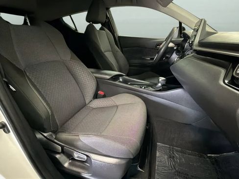 Used 2021 Toyota C-HR LE FWD image 20