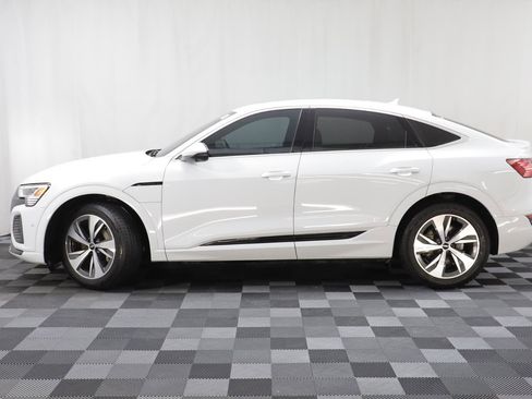 Used 2024 Audi Q8 e-tron Premium Plus w/ Premium Plus Package image 4