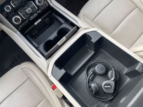 Used 2021 GMC Yukon XL Denali w/ Denali Ultimate Package image 29