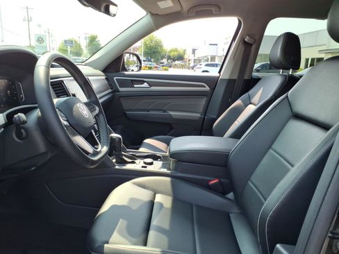 Certified 2023 Volkswagen Atlas SE w/ Black Wheel Package AWD/4WD image 13