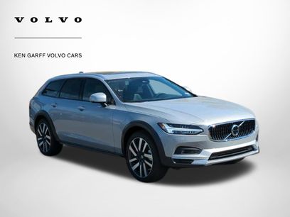New 2025 Volvo V90 B6 Cross Country Ultra w/ Protection Package Premier