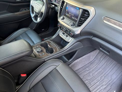 Used 2022 GMC Acadia Denali w/ Denali Ultimate Package AWD/4WD image 19