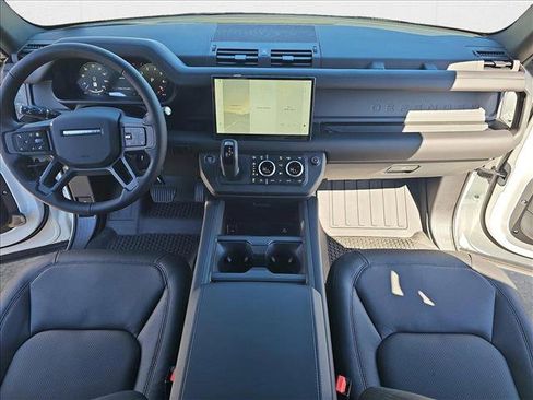 New 2025 Land Rover Defender 110 X-Dynamic SE image 9