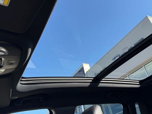 New 2025 Jeep Compass Latitude w/ Sun & Sound Group image 19