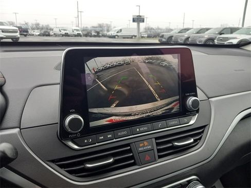 Used 2025 Nissan Altima 2.5 SR image 19