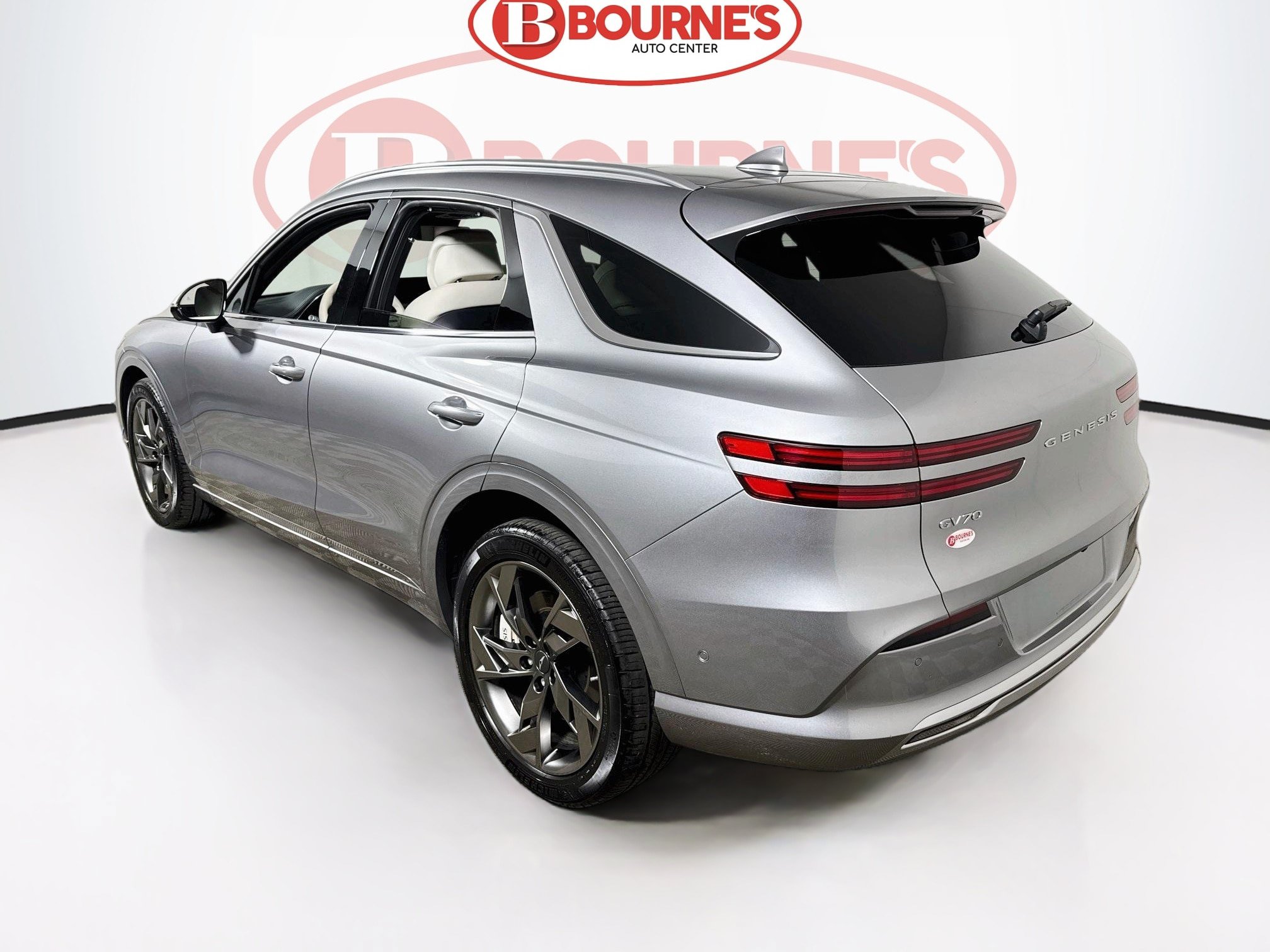 Used 2025 Genesis Electrified GV70 w/ Prestige Package AWD/4WD image 9