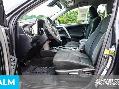 Used 2017 Toyota RAV4 LE w/ Carpet Mat Package AWD/4WD image 18