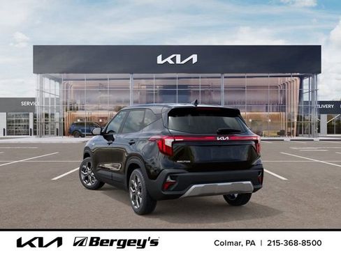 Certified 2026 Kia Seltos LX FWD image 5