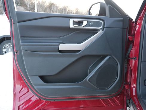 Used 2023 Ford Explorer XLT w/ Equipment Group 202A image 14