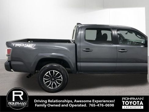 Used 2022 Toyota Tacoma TRD Sport image 8