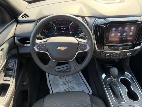 Used 2023 Chevrolet Traverse LT AWD/4WD image 13