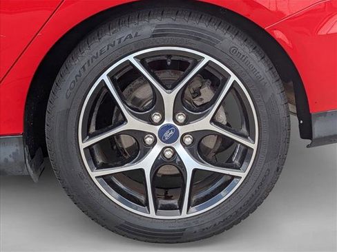 Used 2017 Ford Focus SEL w/ Cold Weather Package FWD image 12