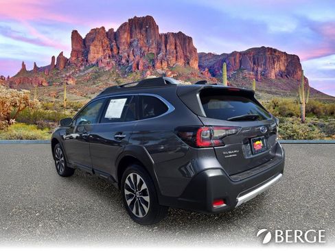 Used 2024 Subaru Outback Touring AWD/4WD image 4