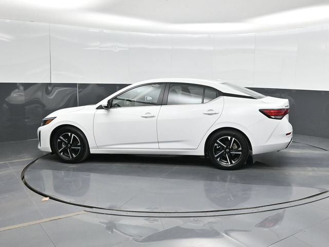 Used 2025 Nissan Sentra SV FWD image 10