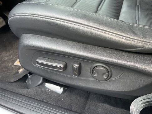 Used 2023 Honda CR-V EX-L image 9