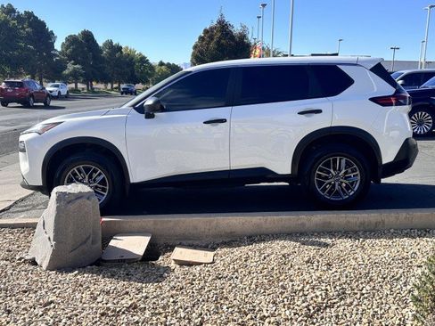 Used 2023 Nissan Rogue S image 6