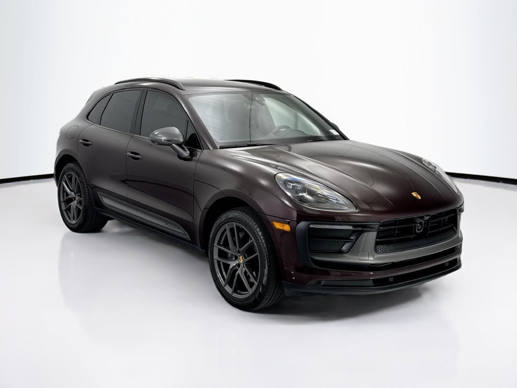 Used 2024 Porsche Macan AWD/4WD image 3