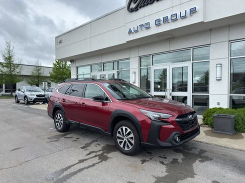 Used 2024 Subaru Outback Premium AWD/4WD image 1