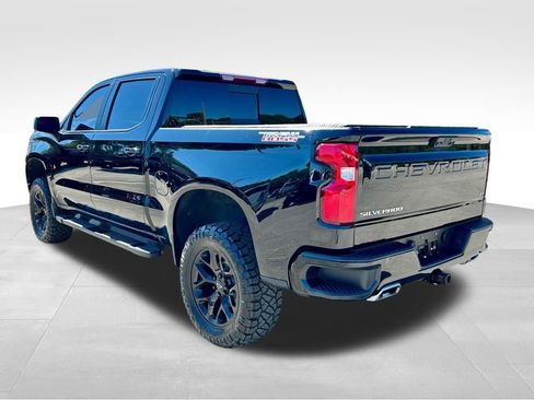 Used 2022 Chevrolet Silverado 1500 LT Trail Boss w/ Convenience Package II image 8