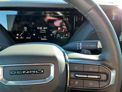 Used 2025 GMC Yukon Denali image 28