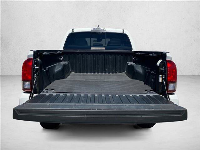 Used 2022 Toyota Tacoma SR5 w/ Technology Package AWD/4WD image 6