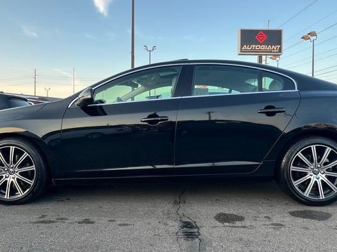 Used 2018 Volvo S60 T5 Inscription Platinum w/ Climate Package image 3