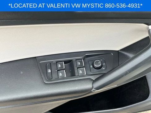 Used 2020 Volkswagen Tiguan SE w/ Panoramic Sunroof Package image 29