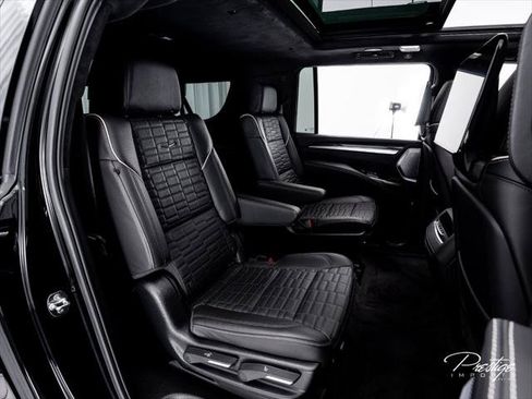 Used 2025 Cadillac Escalade ESV V AWD/4WD image 50