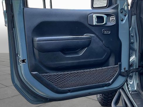 Used 2024 Jeep Gladiator Sport AWD/4WD image 21