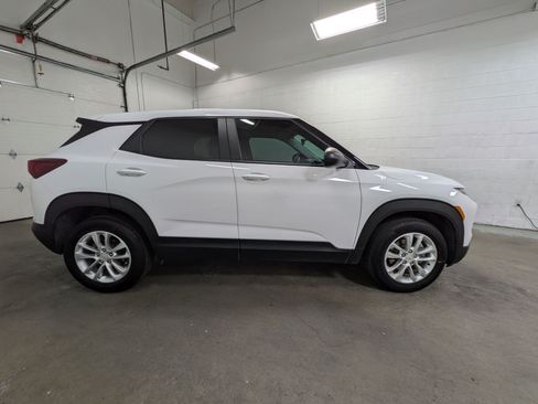 Used 2024 Chevrolet TrailBlazer LS w/ LS Convenience Package AWD/4WD image 3