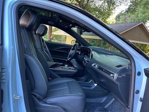 Used 2026 Cadillac Lyriq V w/ Exterior Carbon Fiber Package AWD/4WD image 55
