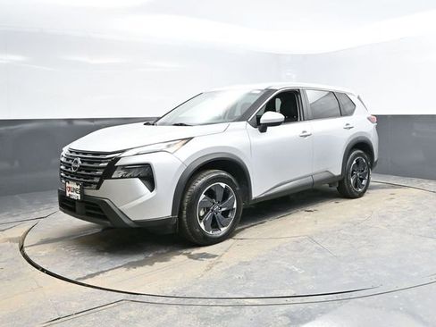 Used 2024 Nissan Rogue SV image 5