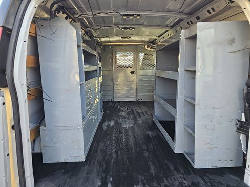 Used 2017 GMC Savana 2500 G2500 Cargo image 15
