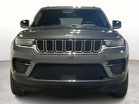 Used 2024 Jeep Grand Cherokee Laredo w/ Trailer Tow Package image 5