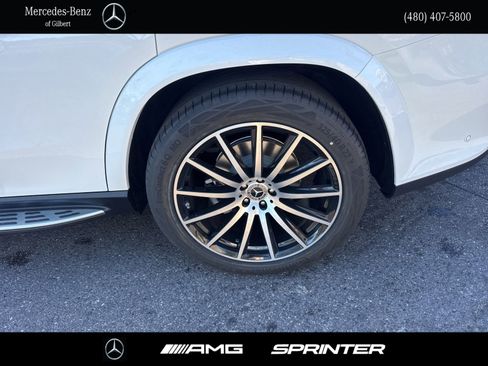 New 2026 Mercedes-Benz GLS 580 4MATIC image 8