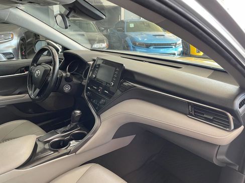 Used 2021 Toyota Camry SE image 28