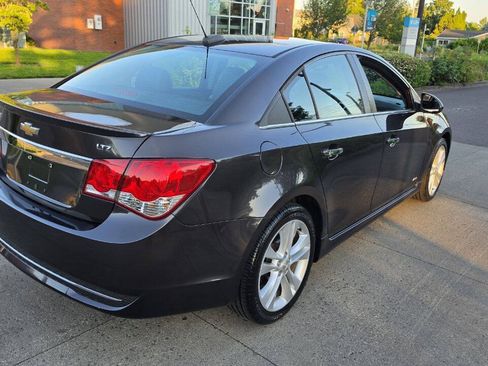 Used 2016 Chevrolet Cruze LTZ w/ Sun, Sound and Sport Package FWD image 5