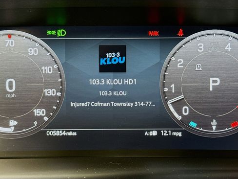 Used 2025 Land Rover Defender 110 X-Dynamic SE image 13