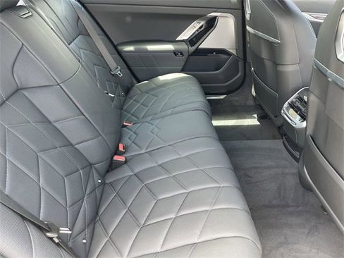 New 2025 BMW i7 xDrive60 image 14