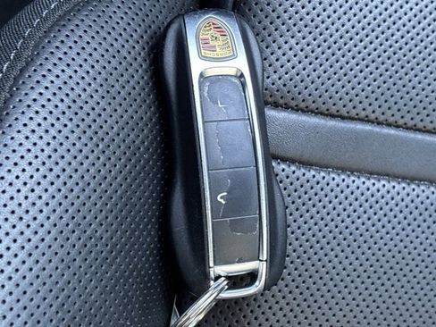 Used 2021 Porsche Cayenne Base image 44