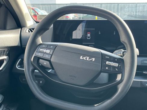 Used 2025 Kia K4 LXS image 28