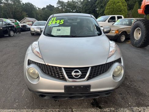 Used 2011 Nissan Juke SV AWD/4WD image 3