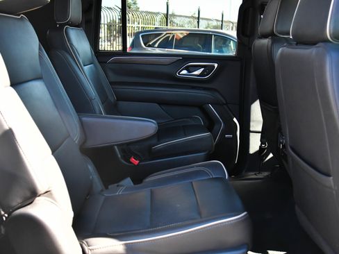 Used 2023 Chevrolet Suburban Premier RWD image 49