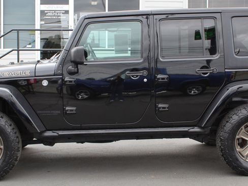 Used 2018 Jeep Wrangler Unlimited Sport w/ Power Convenience Group AWD/4WD image 3