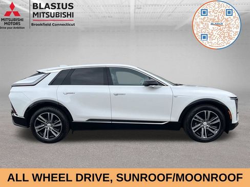 Used 2024 Cadillac Lyriq Luxury w/ LPO, Floor Liner Package AWD/4WD image 4