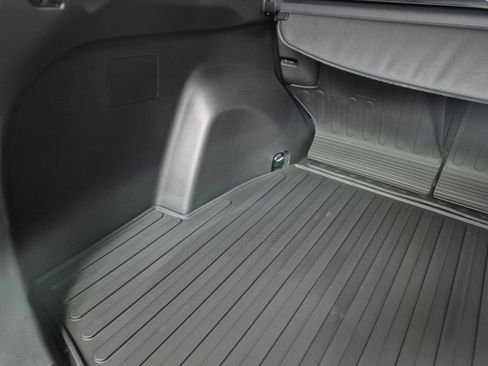 New 2025 Toyota RAV4 XLE image 15