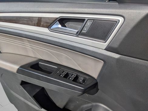 Used 2021 Volkswagen Atlas SE image 34