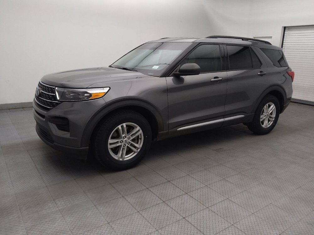 Used 2023 Ford Explorer XLT RWD image 2