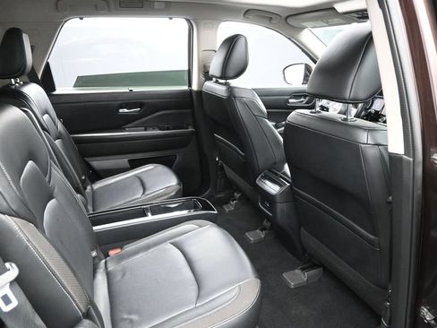 Used 2022 Nissan Pathfinder SL w/ SL Premium Package FWD image 15