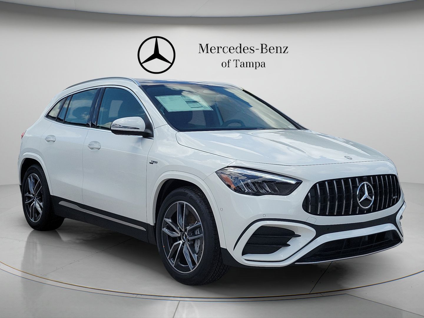 New 2026 Mercedes-Benz GLA 35 AMG 4MATIC image 4